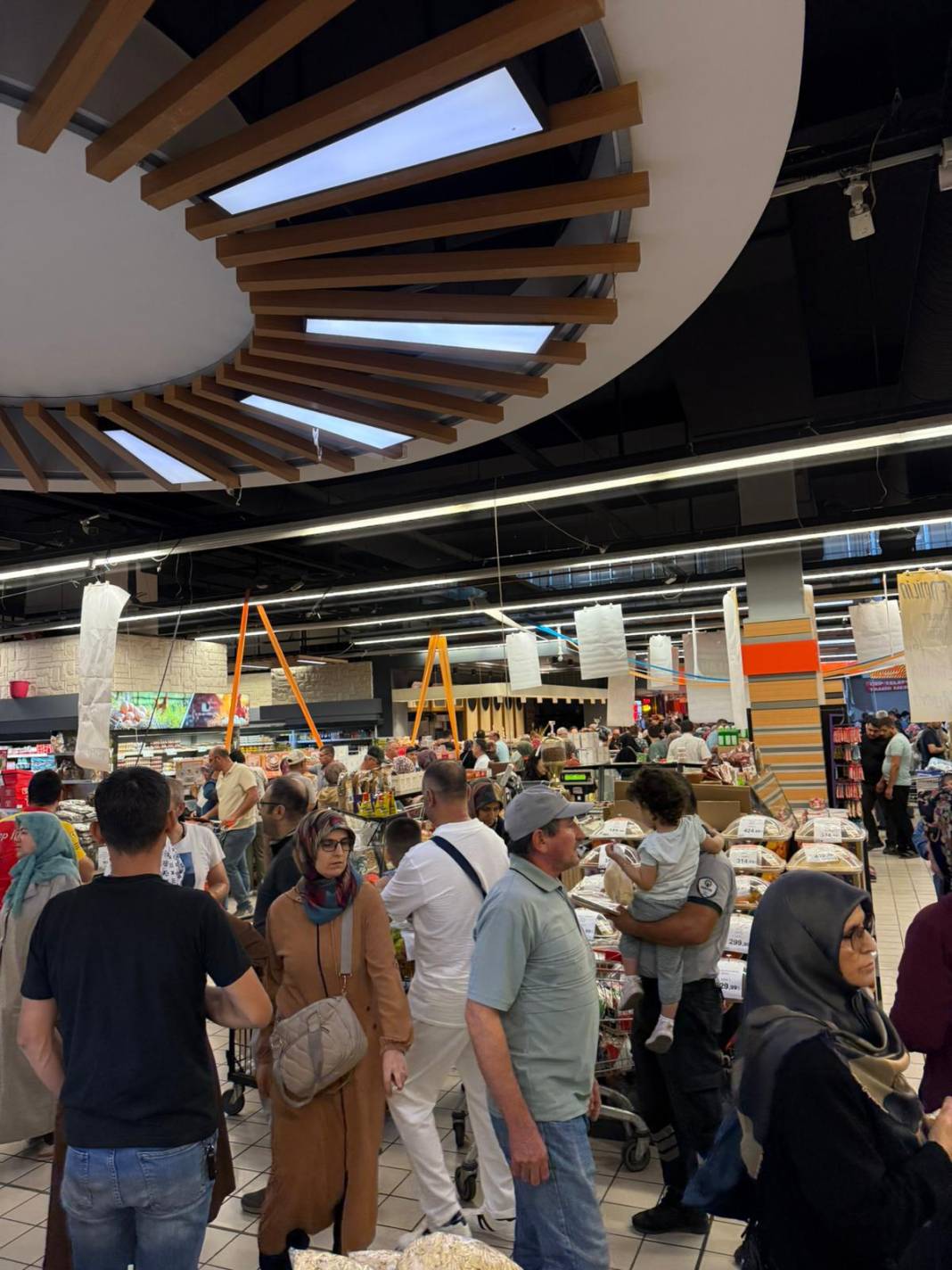 Konya’nın zincir marketi büyük indirimi duyurdu 3